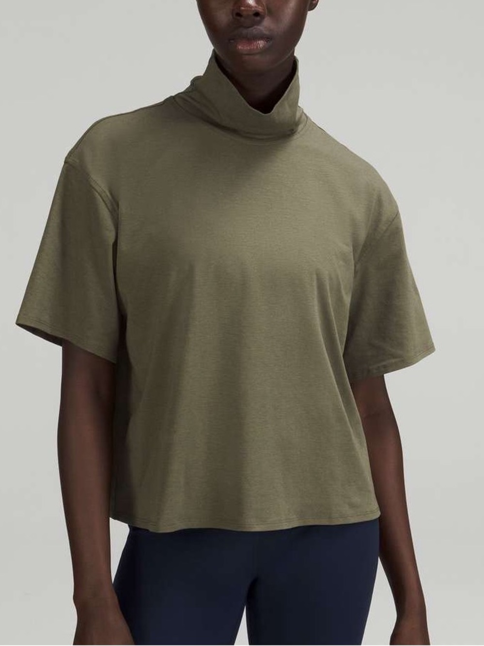 Lululemon Women’s Relaxed Fit Turtleneck Cotton Blend T-shirt Size 10
